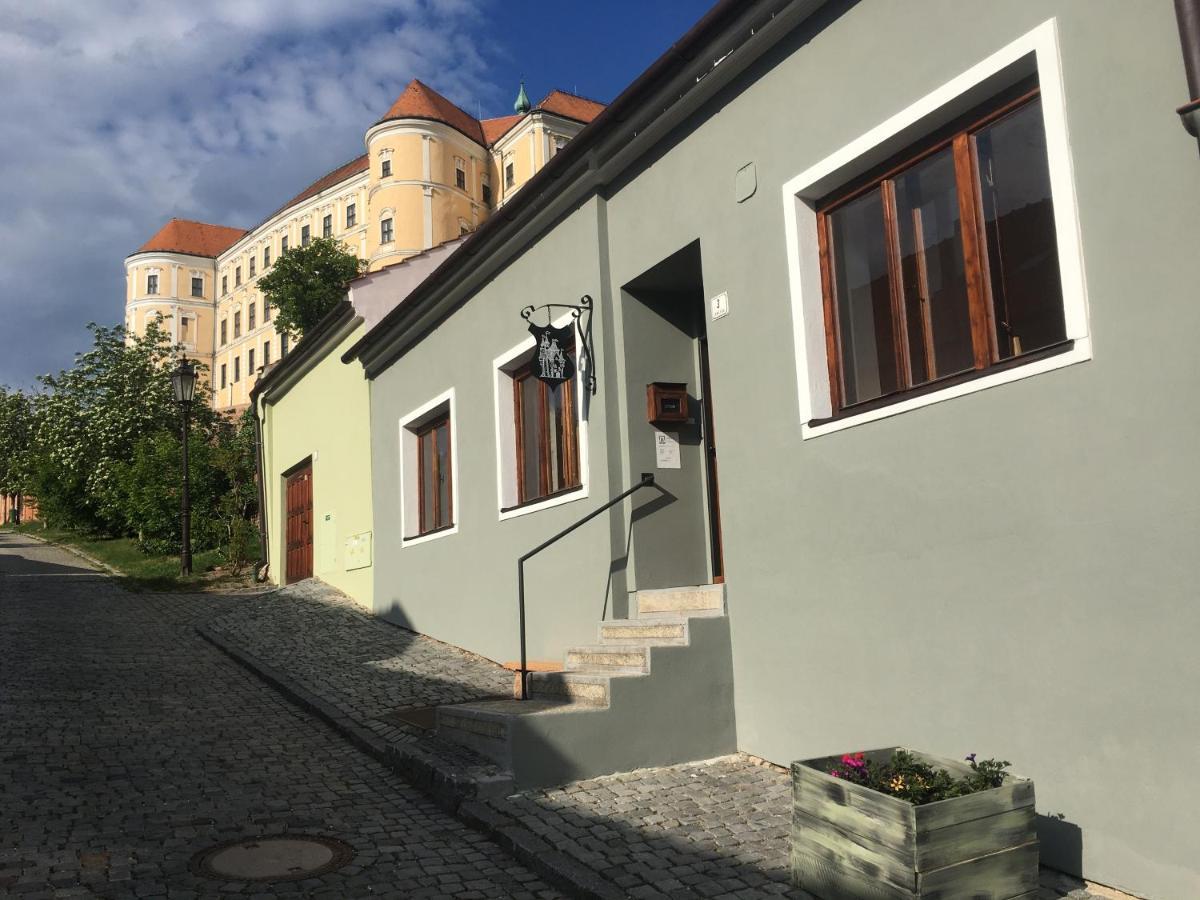 Castle-Wall-Inn Mikulov Extérieur photo